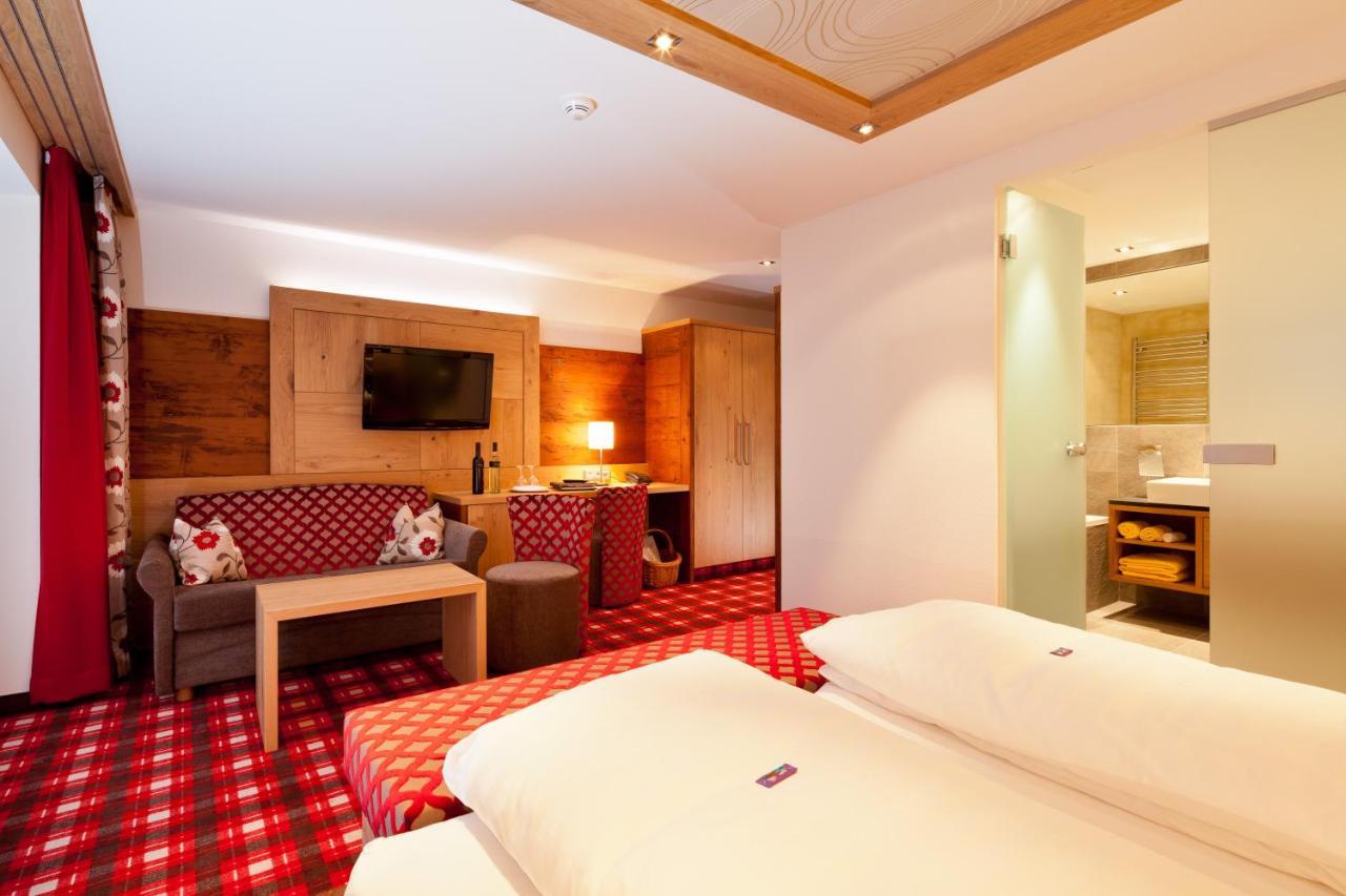 Hotel Solaria Ισγκλ Εξωτερικό φωτογραφία