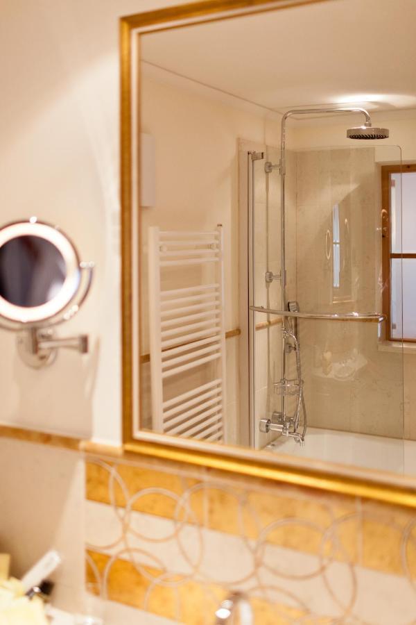 Hotel Solaria Ισγκλ Εξωτερικό φωτογραφία