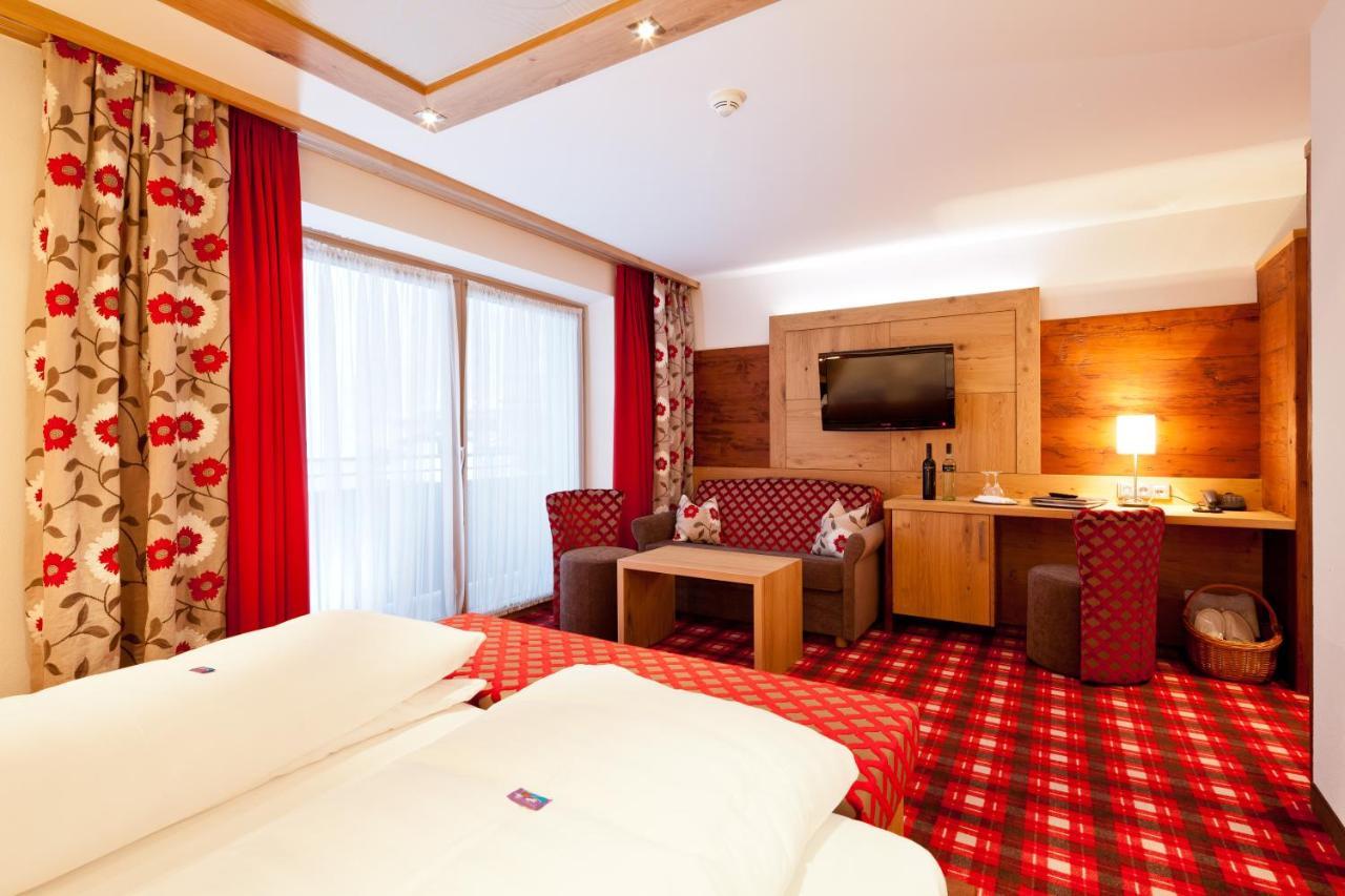 Hotel Solaria Ισγκλ Εξωτερικό φωτογραφία