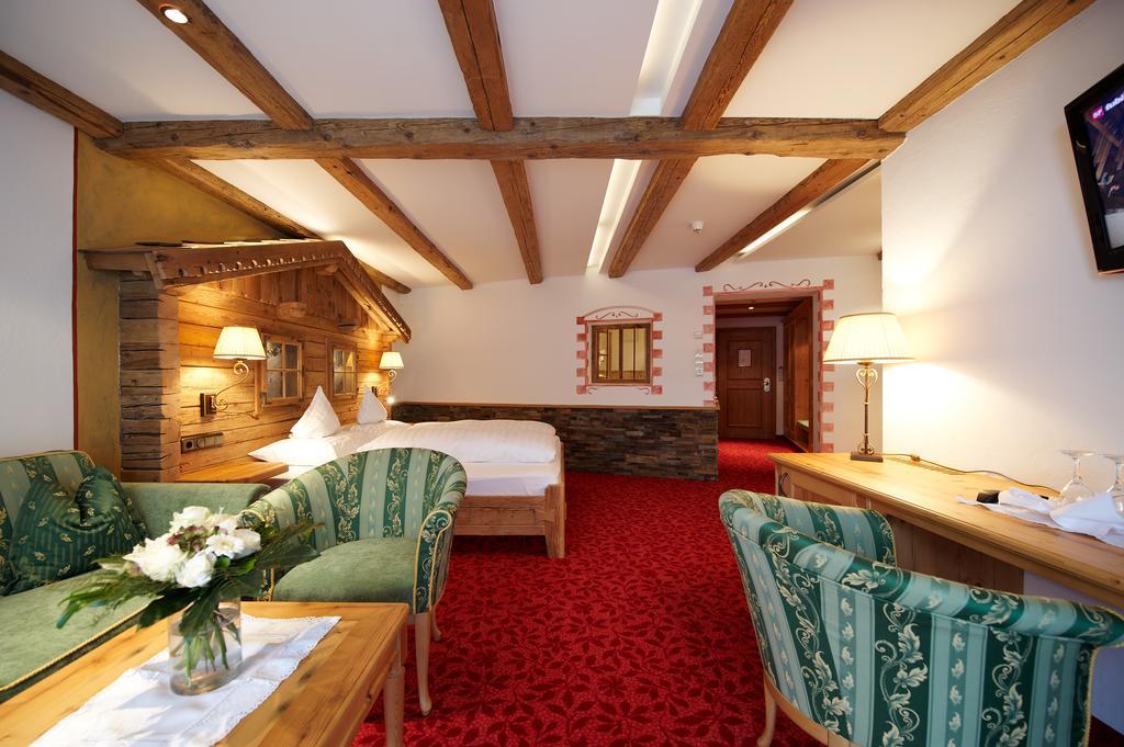 Hotel Solaria Ισγκλ Εξωτερικό φωτογραφία