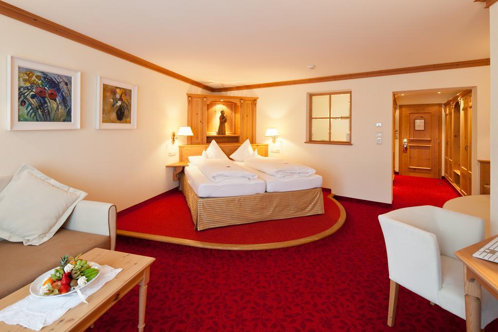 Hotel Solaria Ισγκλ Εξωτερικό φωτογραφία