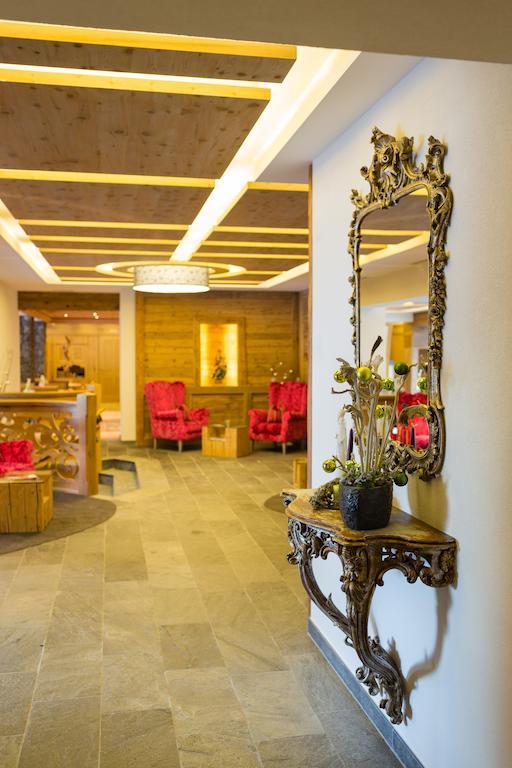 Hotel Solaria Ισγκλ Εξωτερικό φωτογραφία